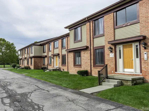 1975 Michigan Ave, Marysville, MI 48040