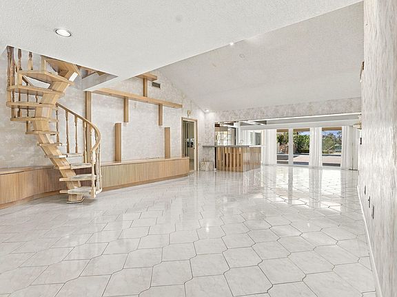 4th image of 352 River Edge Road