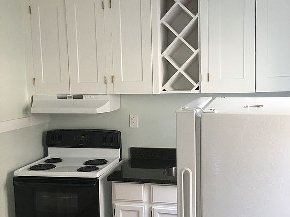 2nd image of 15629 Delaware Ave