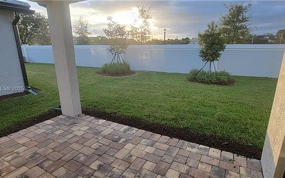 5th image of 2941 Hibiscus Ave
