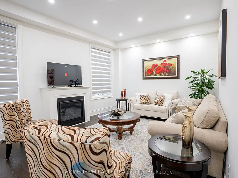 93 Bluebird Blvd — Photo 12