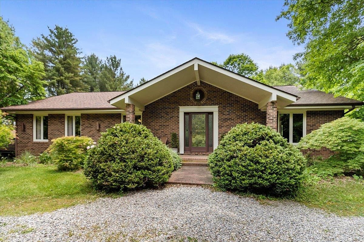 1342 Thomas Ln, Blacksburg, VA 24060 Zillow