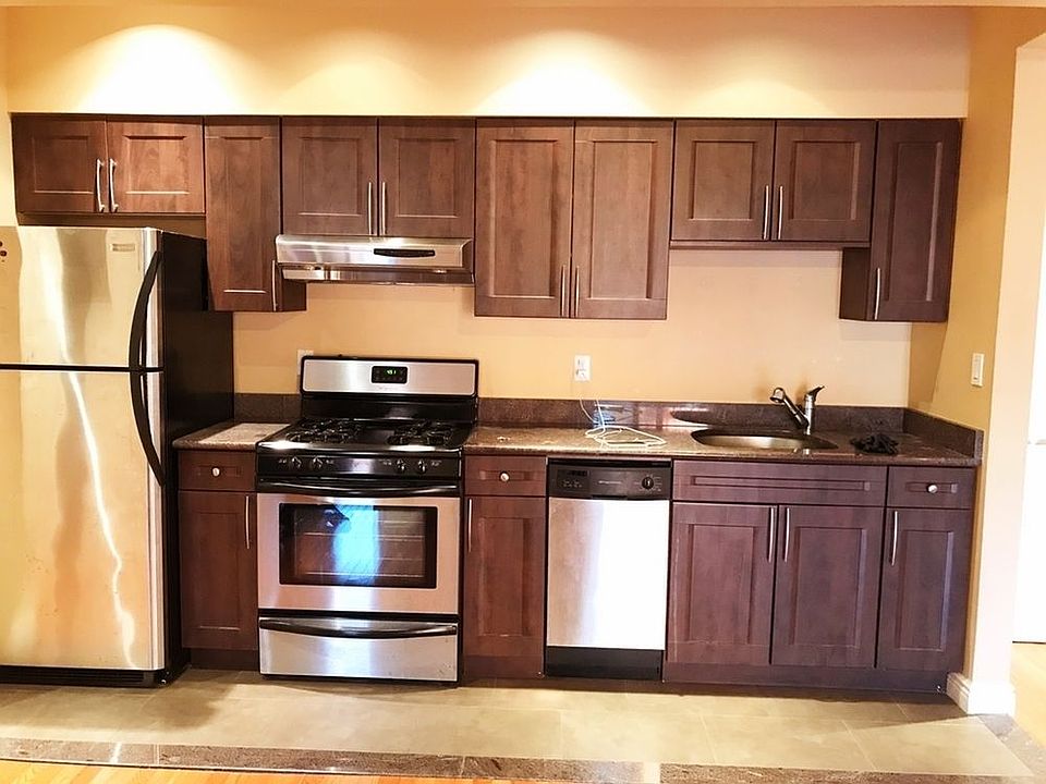 1st image of 2825 36th St APT 4R