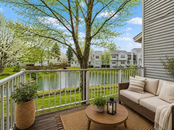 4356 Pine Ridge Ct, Ann Arbor, MI 48105