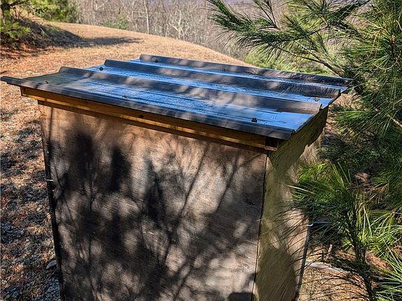 3rd image of 718 Green Mountain Road