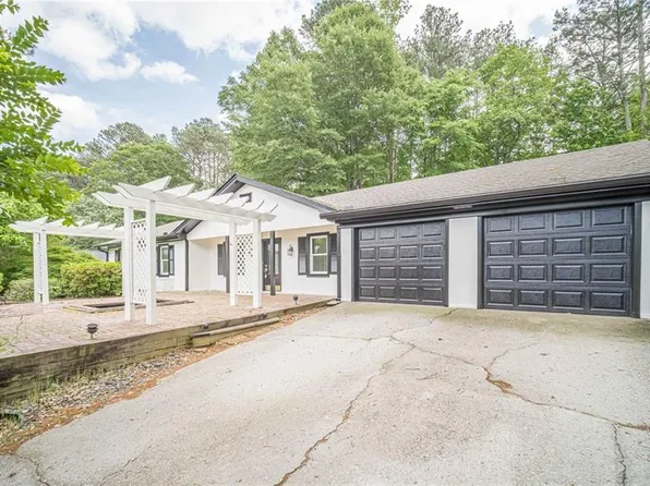 4858 Tarleton Dr, Lilburn, GA 30047
