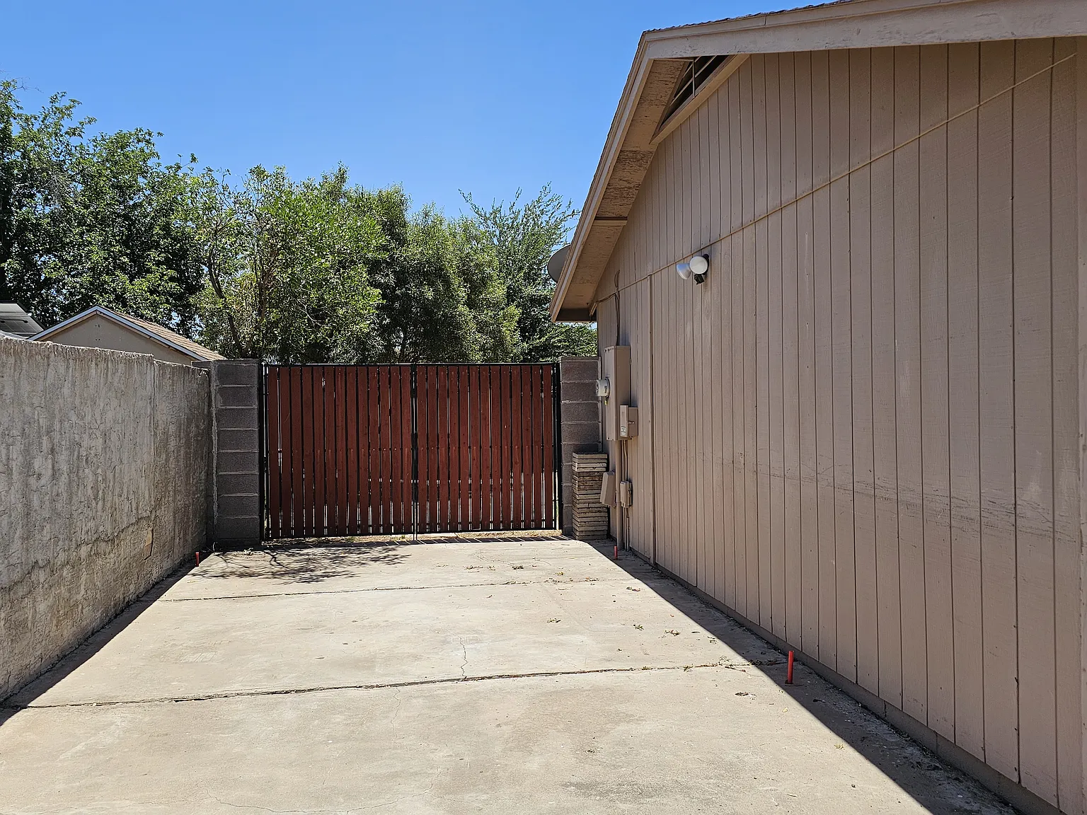 3 bed, 1383 sqft, $2,100 — Photo 4