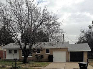 1313 Manor Dr, Cleburne, TX 76033