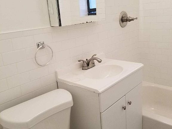 3rd image of 18830 87th Dr APT 3p