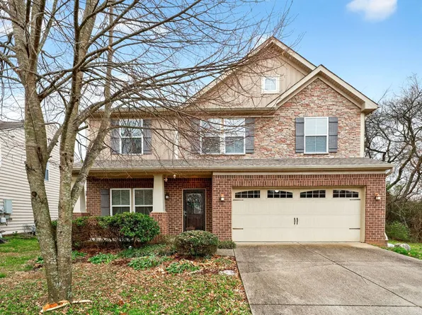 3121 Castleton Dr, Murfreesboro, TN 37128