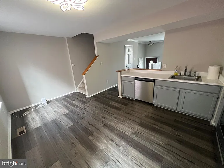 3153 Antrim Cir — Photo 4