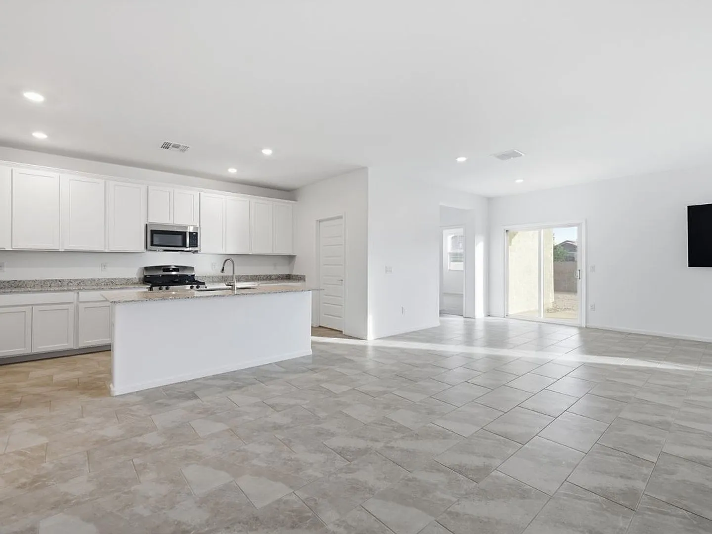 Spacious 4-Bedroom Home in Gladden Farms with Modern Features & Community Amenities! — Photo 4