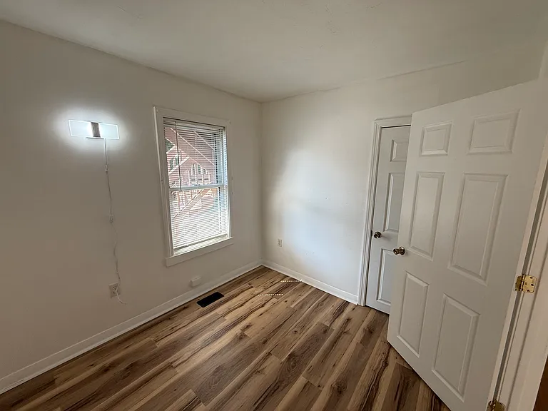 347 Washington St #1 — Photo 8