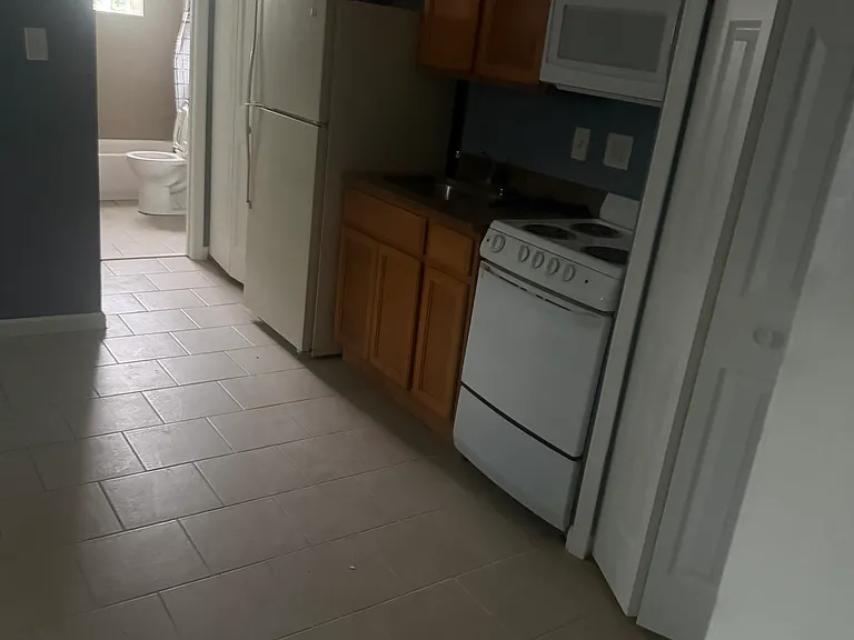 10 Gibbs St #11 — Photo 2