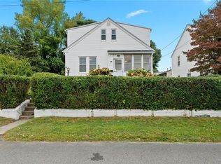 84 Fountain Ave, Cranston, RI 02920
