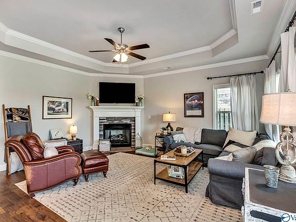 3rd image of 3017 Greenway Cir SE