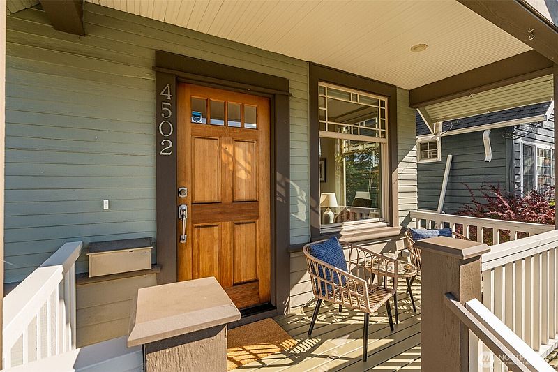 2nd image of 4502 Cascadia Avenue S