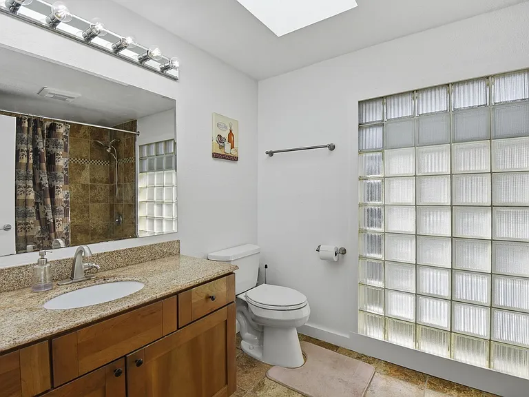 12704 Holmes Point Dr NE — Photo 15