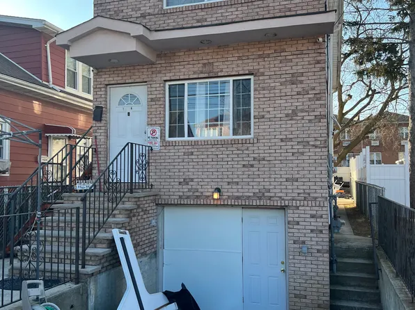 13624 220th St, Springfield Gardens, NY 11413