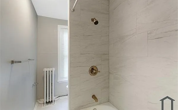2530 Collins St — Photo 11