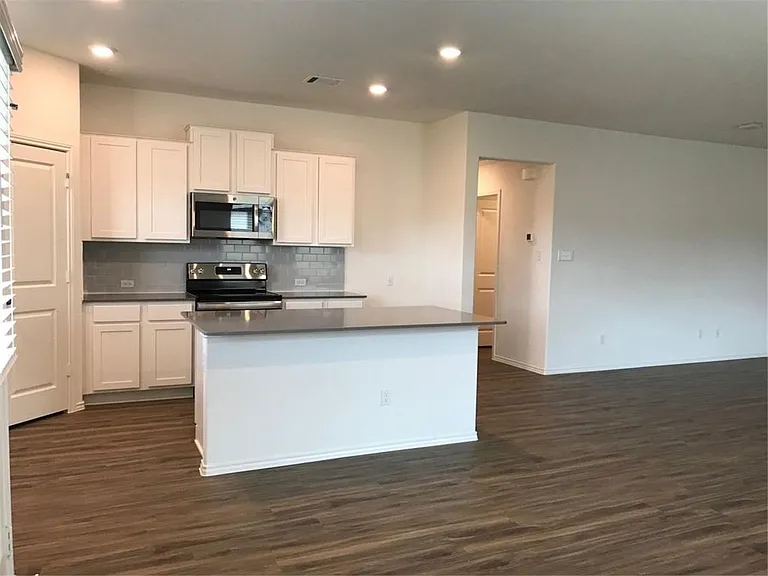 107 Ozark Dr — Photo 6