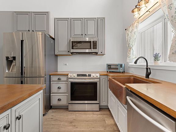 3rd image of 57414 205th St