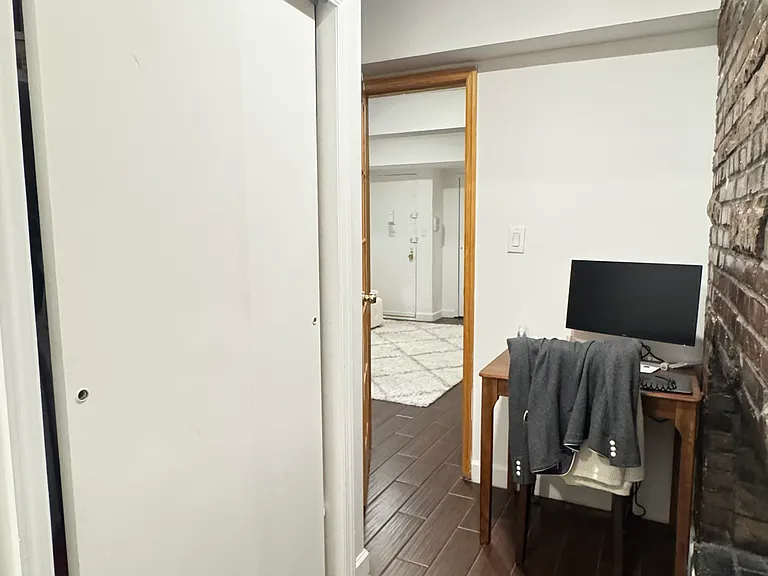 205 2nd Ave #1A — Photo 25
