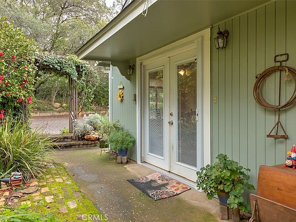 4th image of 1044 Mount Ida Rd