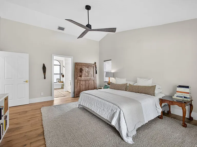 12897 La Rochelle Cir — Photo 53