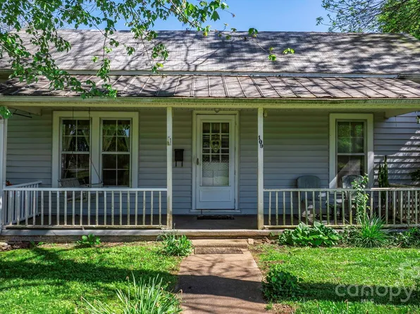 109 Bickett St, Morganton, NC 28655