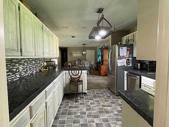 2nd image of 5706 Leisure Est