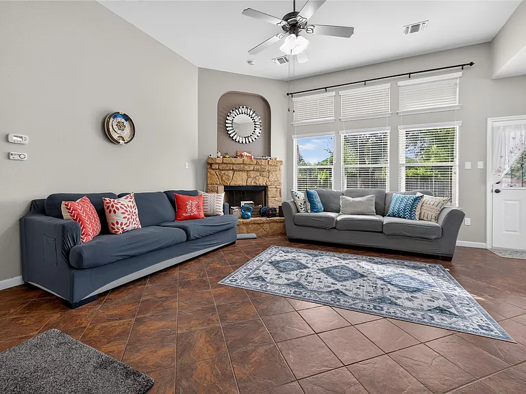 112 Latitude Ln — Photo 5