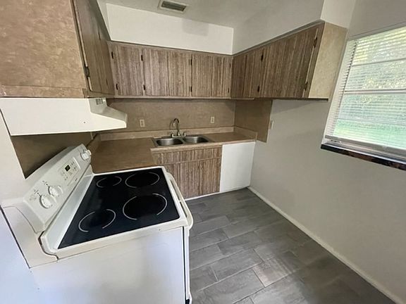 5th image of 12140 Munbury Dr #4
