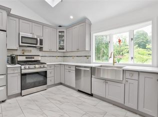 67 Eastview Dr, Valhalla, NY 10595