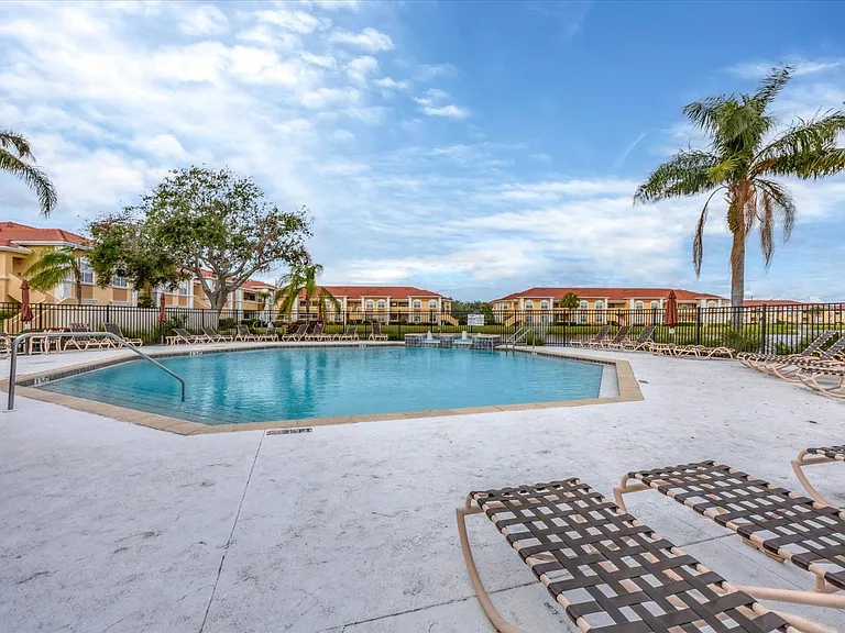 1015 Villagio Cir #202 — Photo 39