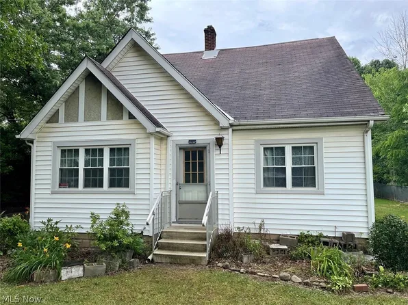 9003 Fosdick Rd, Valley View, OH 44125