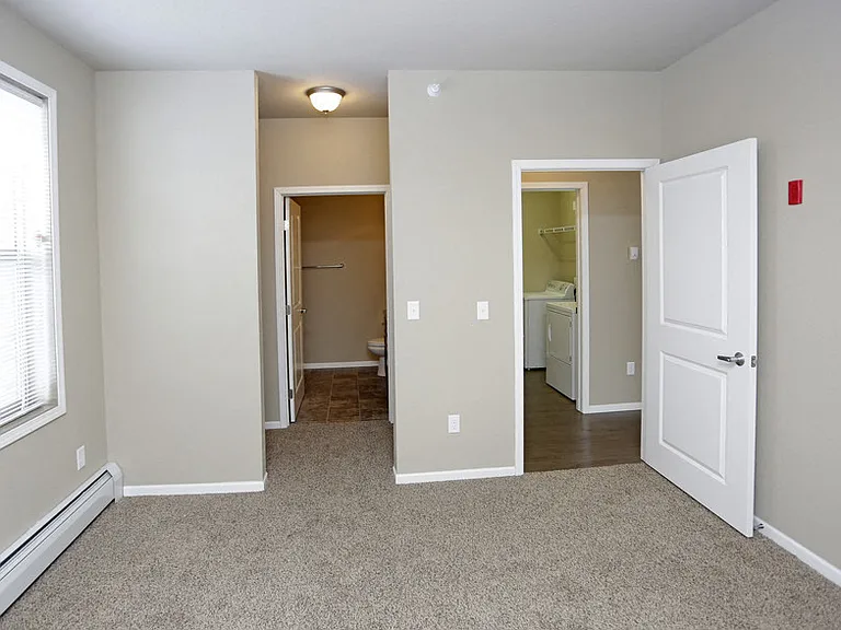 Brookledge Apartments — Photo 37