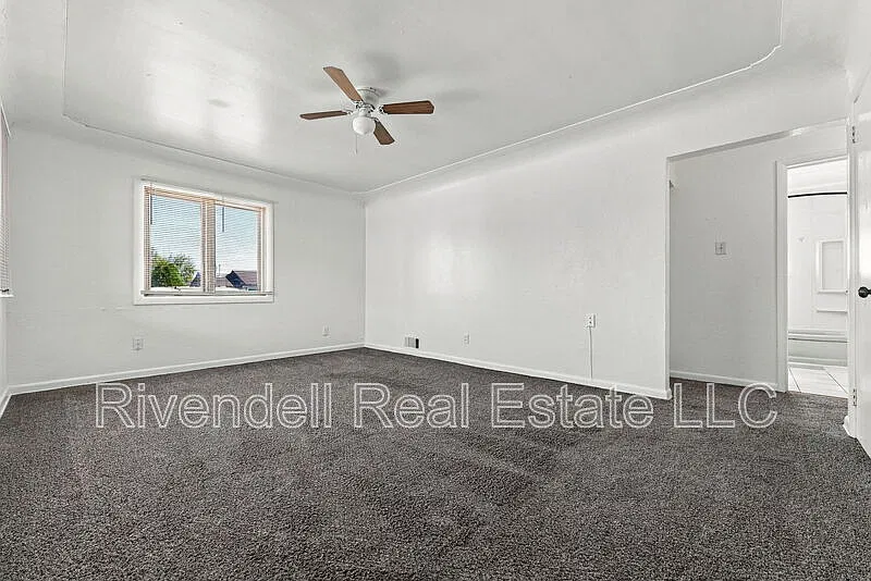2 bed, 1.0 bath, 900 sqft, $1,400 — Photo 3