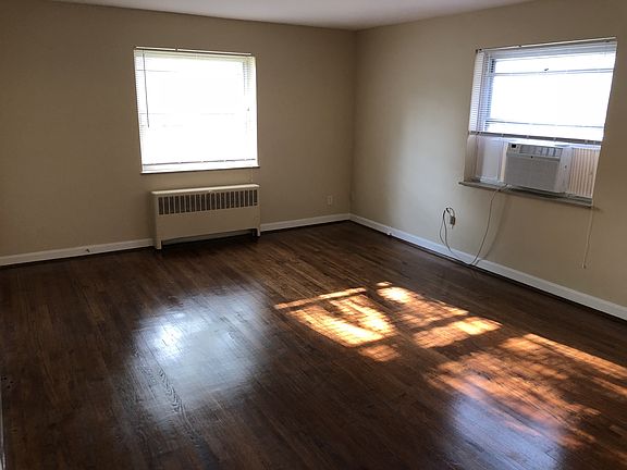 3rd image of 1525 Sutton Ave APT 1