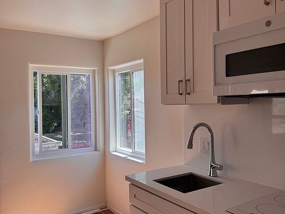 4th image of 2563 1/2 Wightman St #0