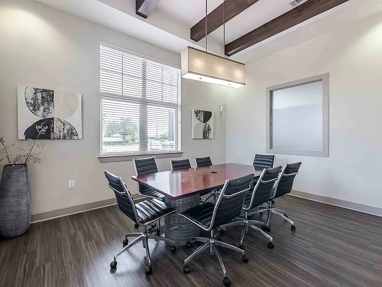 95twenty Apartments — Photo 12