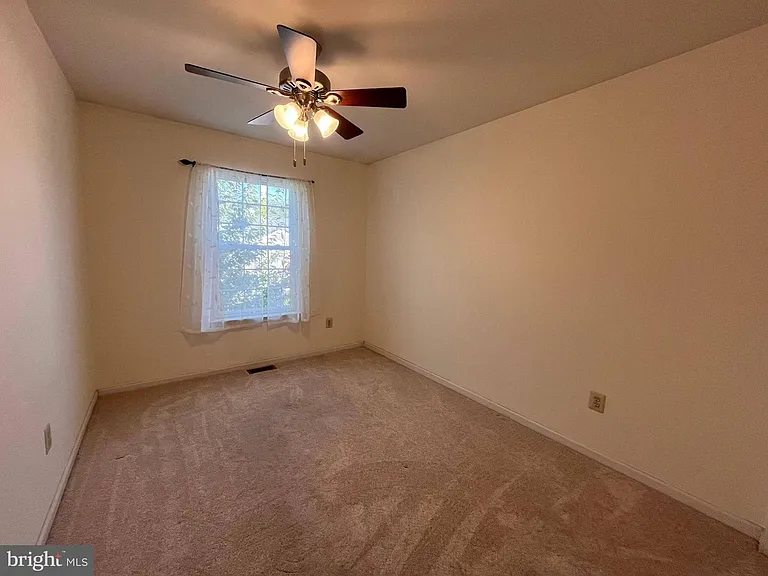 130 Spruce Ln — Photo 8
