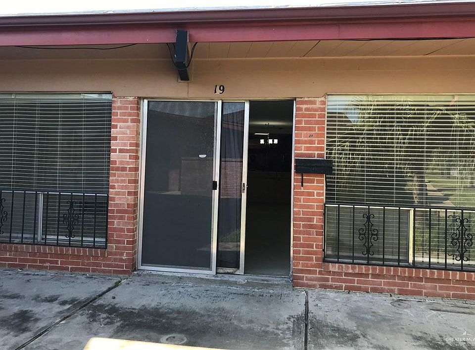 1st image of 800 E Dallas Ave