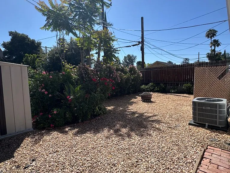 5016 Kester Ave — Photo 15