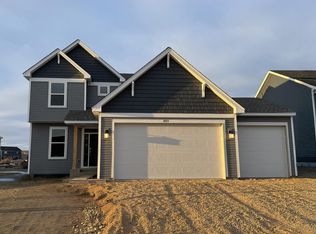 1923 Ironwood Dr, Carver, MN 55315