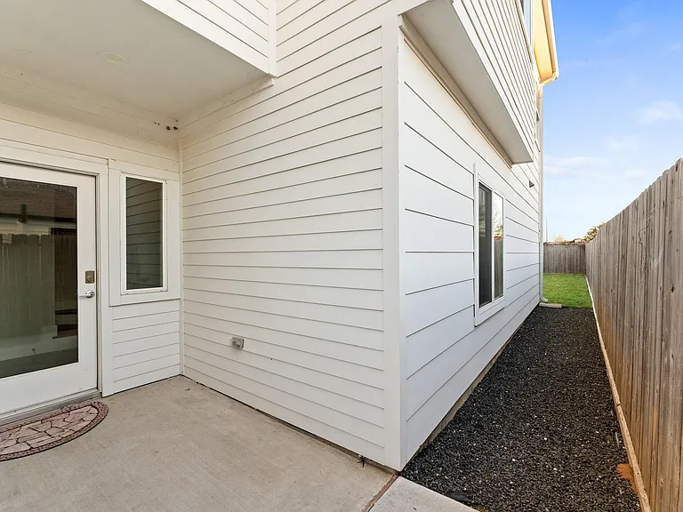 4904 Noble St — Photo 22