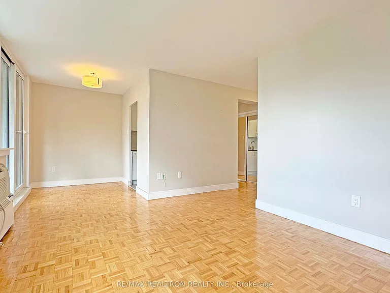 485 Huron St #406 — Photo 4