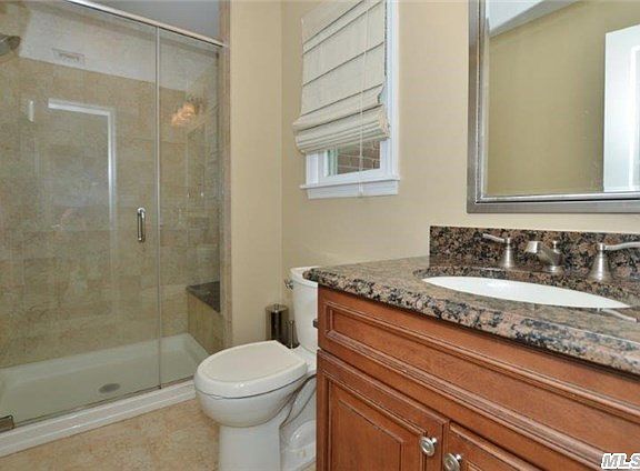 5th image of 1090 Cathedral Ave