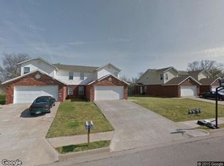 96-98 Rainsong Dr, Farmington, AR 72730