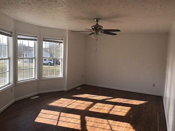 3rd image of 10721 Peach Tree Dr